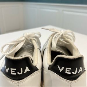 Veja Womens Sneakers